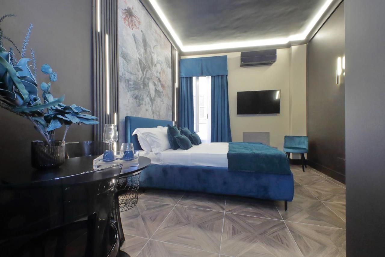 Ych-Butterfly Flat Close Trevi Fountain Rome Extérieur photo