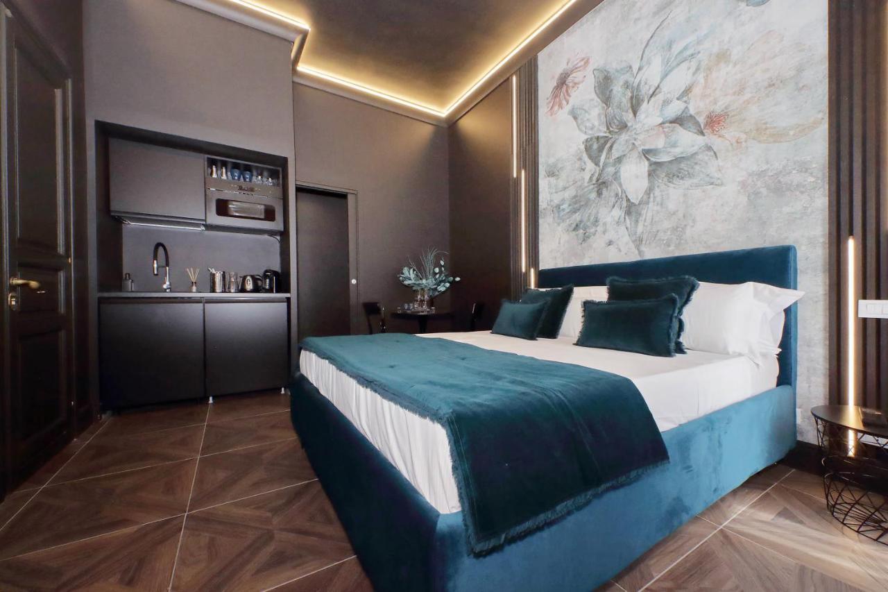 Ych-Butterfly Flat Close Trevi Fountain Rome Extérieur photo